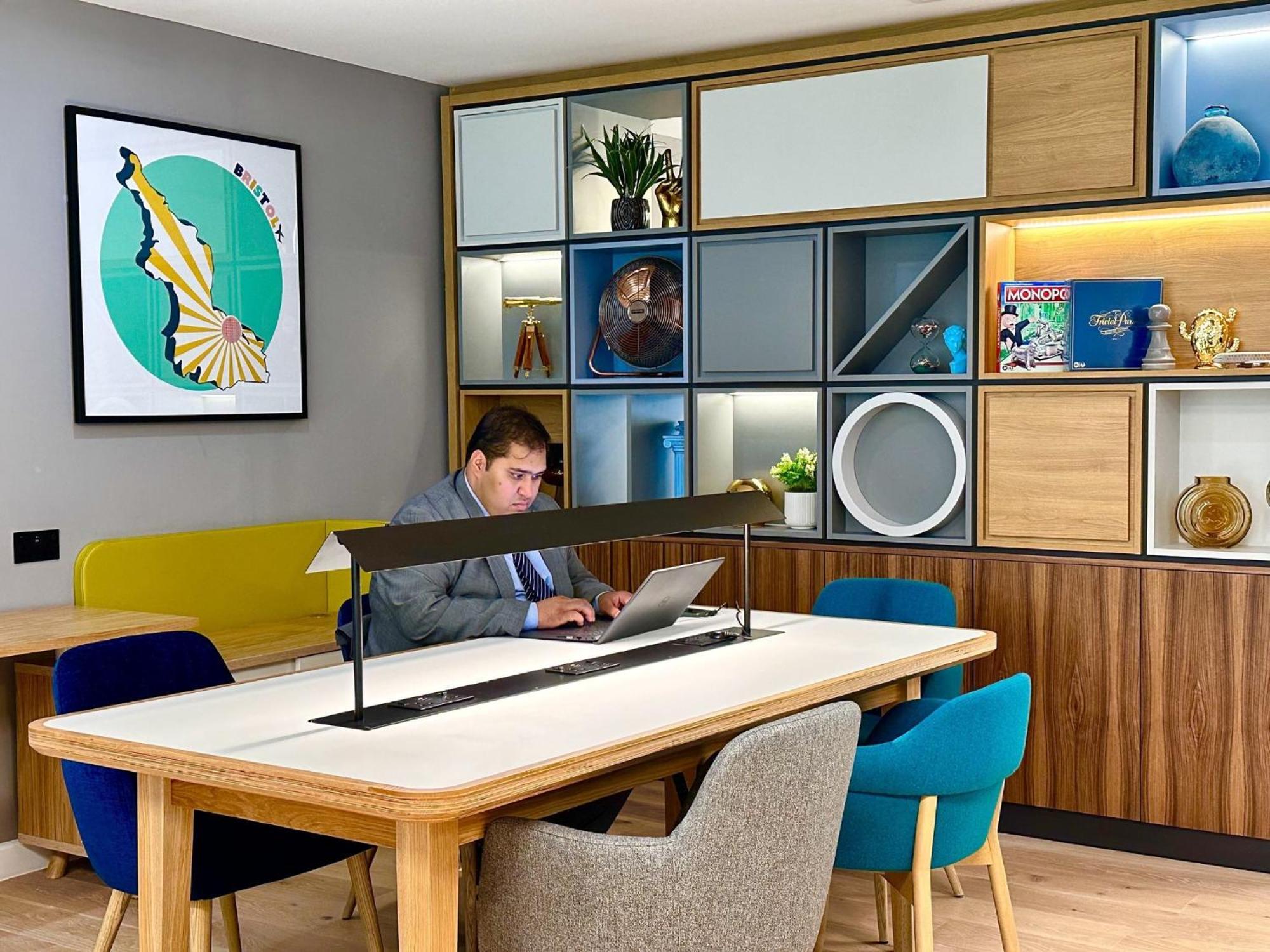 Holiday Inn Bristol Airport By Ihg Redhill  Exteriér fotografie